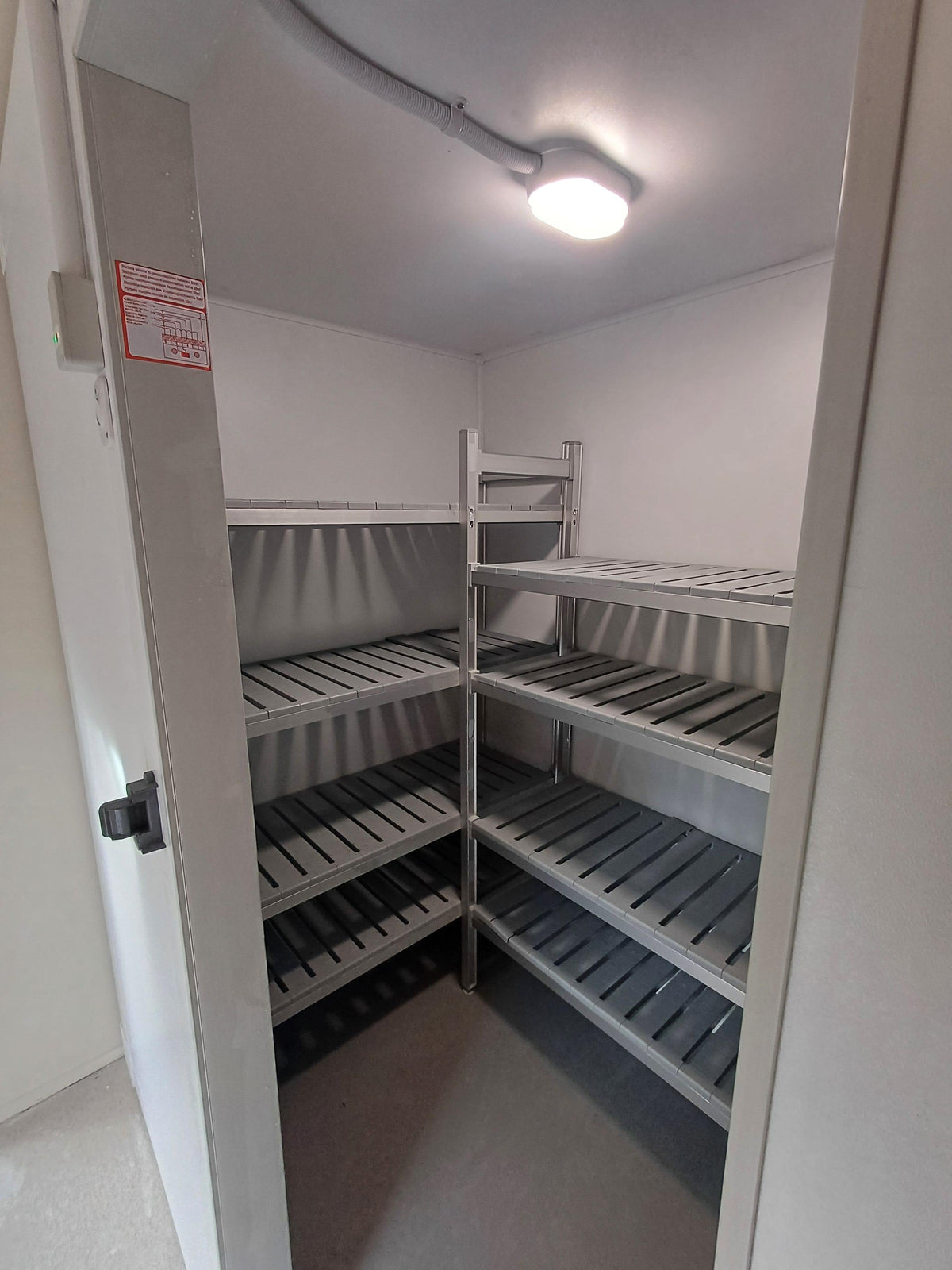 Ali Shelving 925mm Aluminium Cold Room Shelving installed