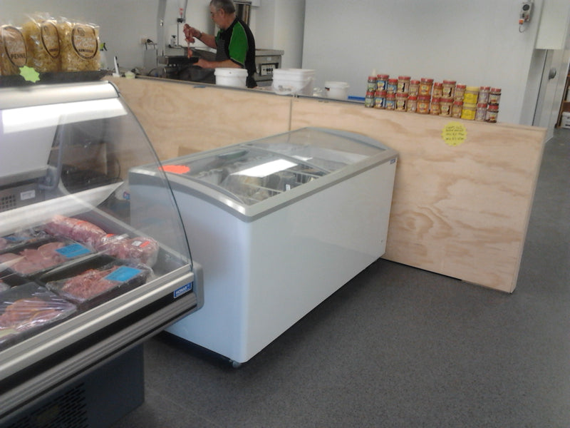 Ice Cream, Ice, & Novelty Freezers
